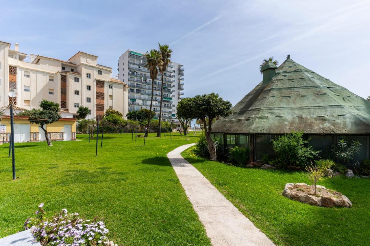 Ferienwohnung Mi Casa De La Playa -Estudio Frente Al Mar- Benalmádena Exterior foto